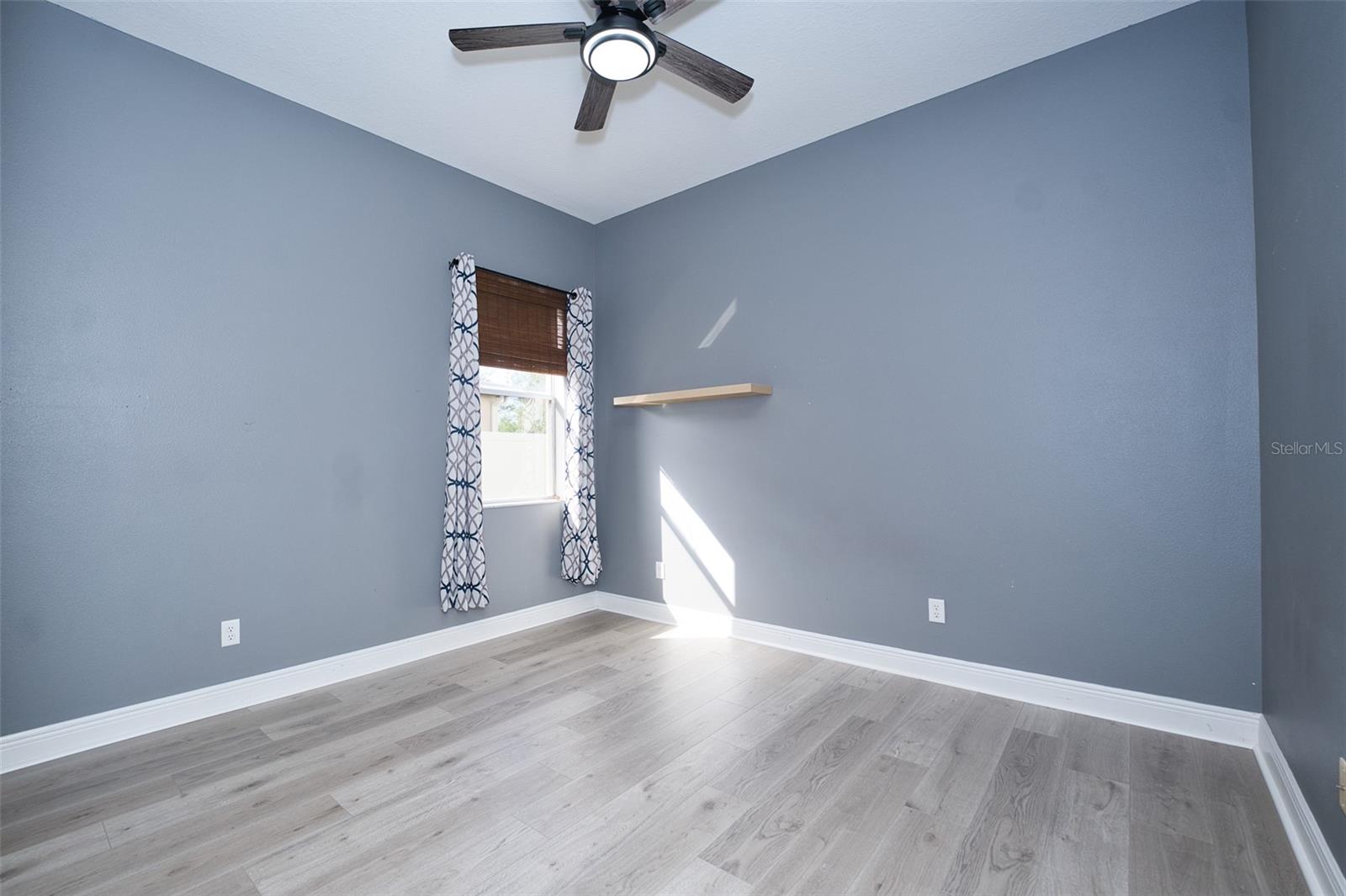 Listing photo id 42 for 10513 Palm Cove Avenue