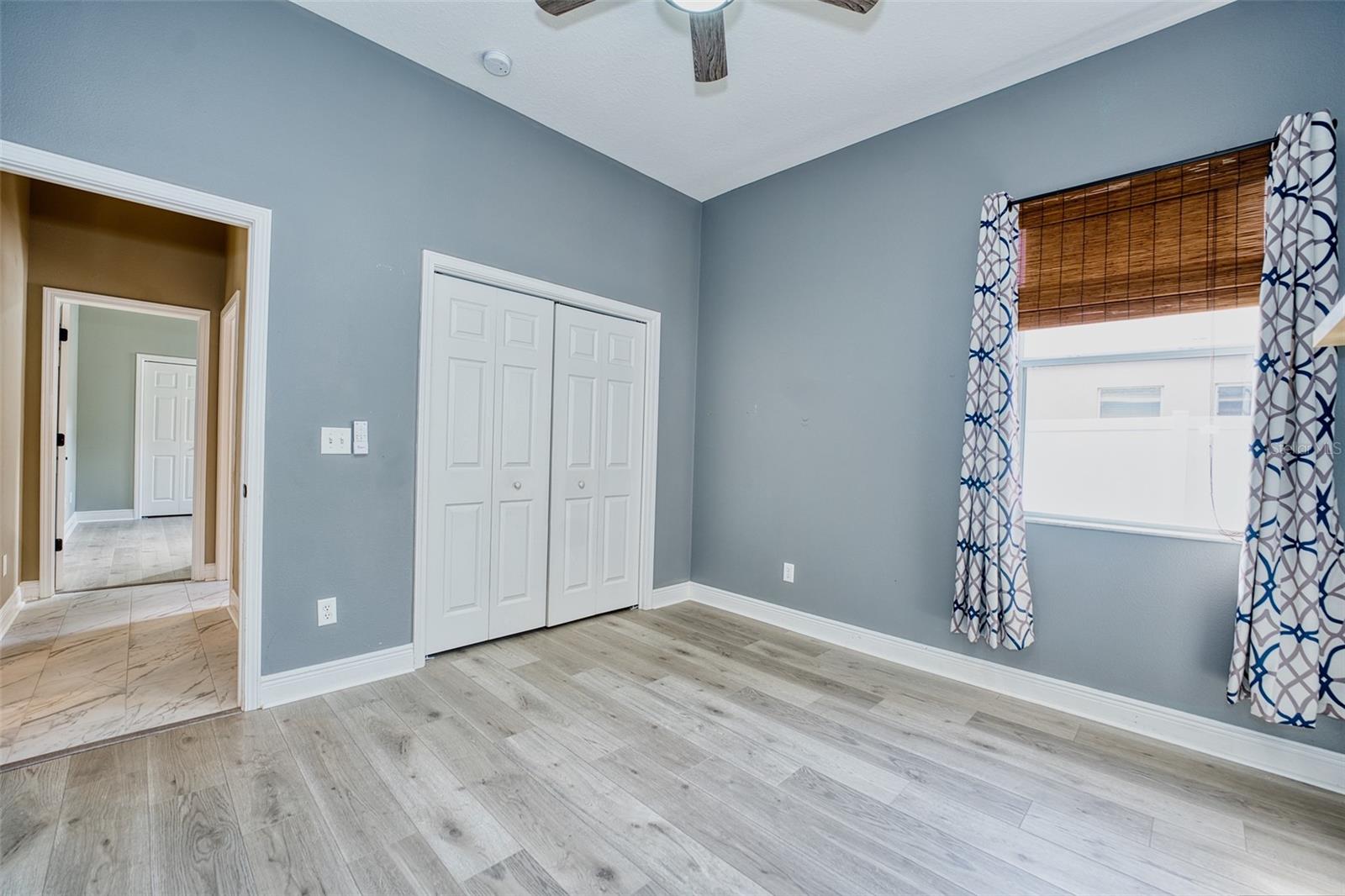 Listing photo id 43 for 10513 Palm Cove Avenue