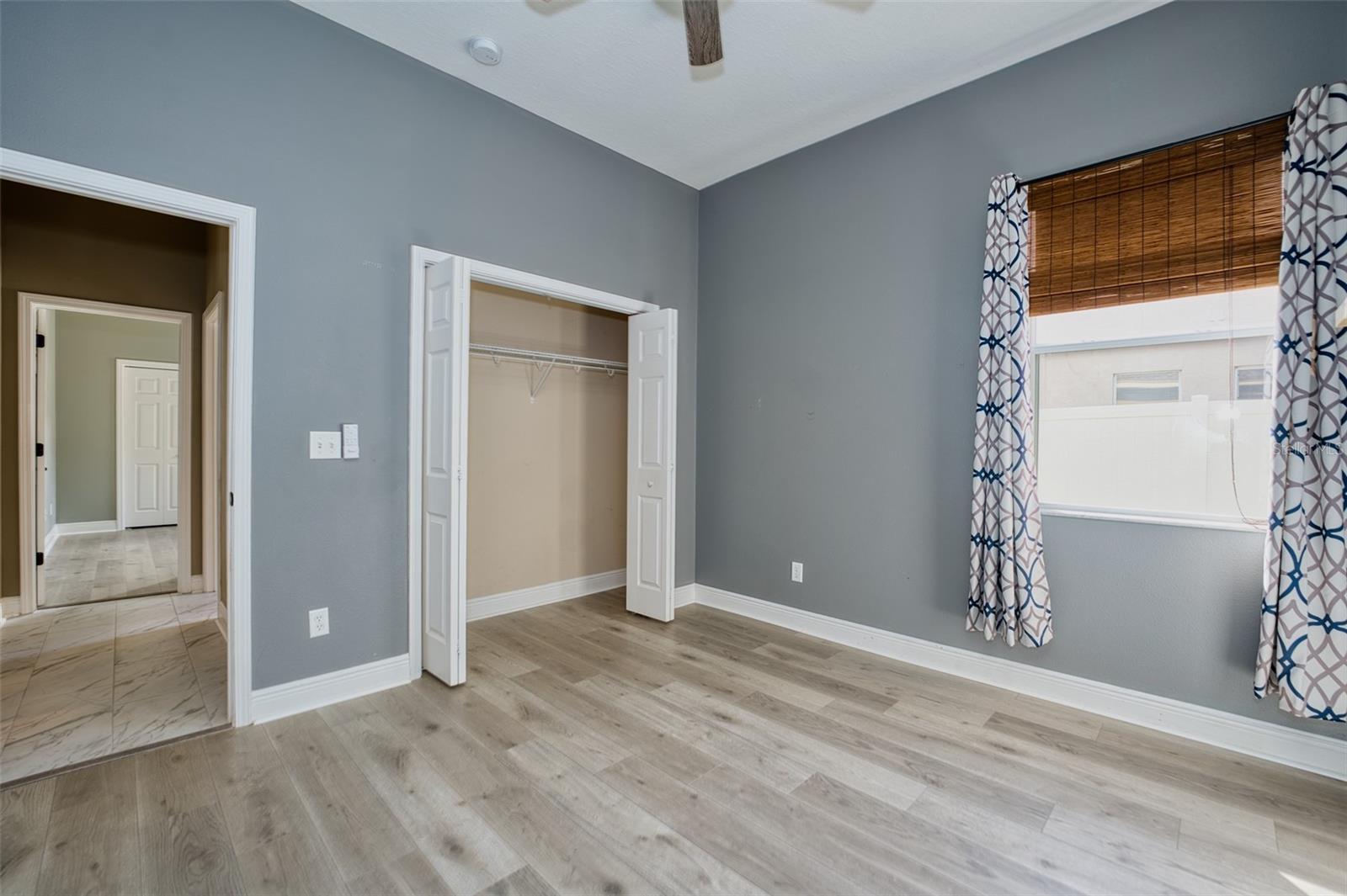 Listing photo id 44 for 10513 Palm Cove Avenue