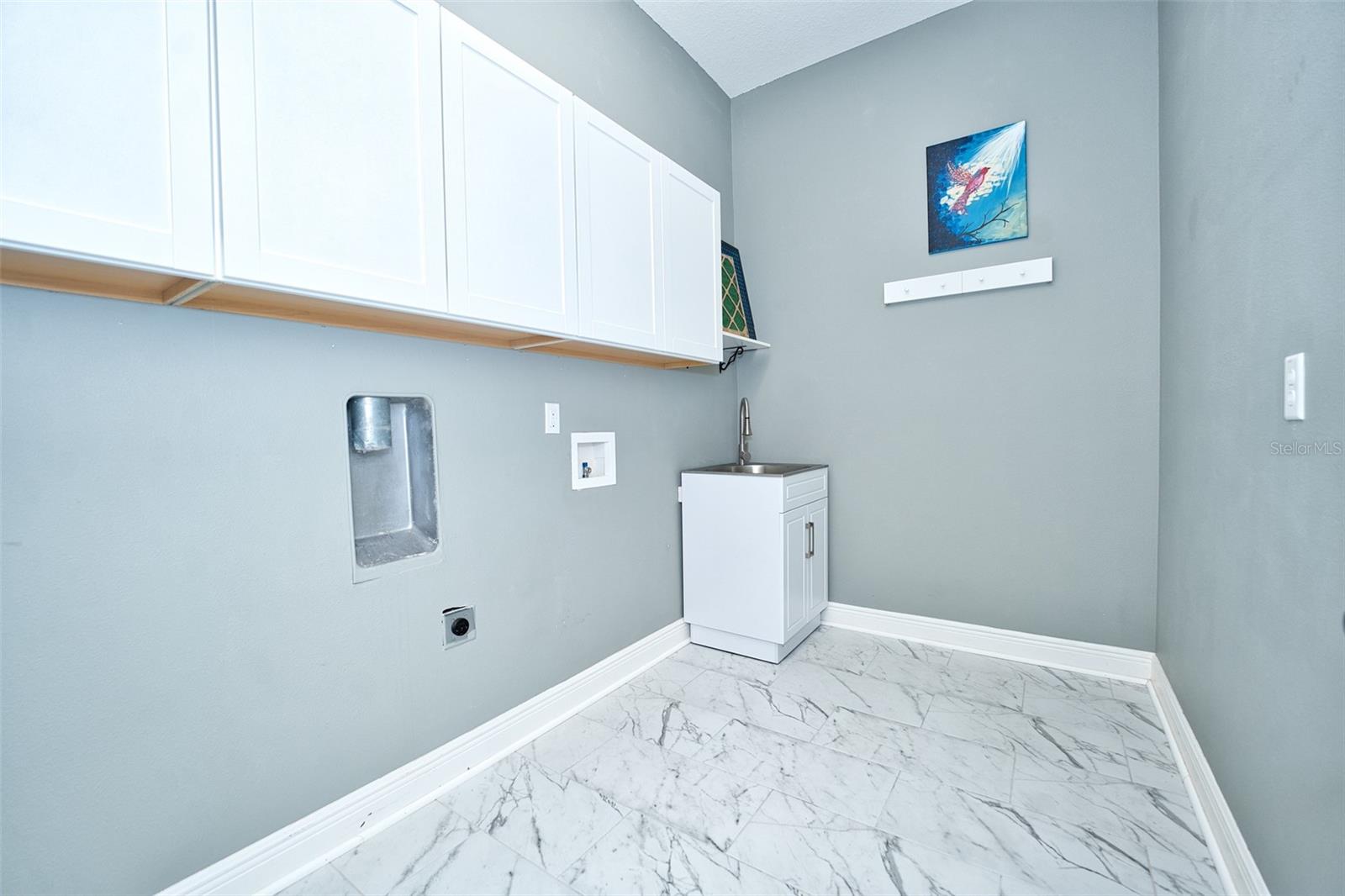 Listing photo id 46 for 10513 Palm Cove Avenue