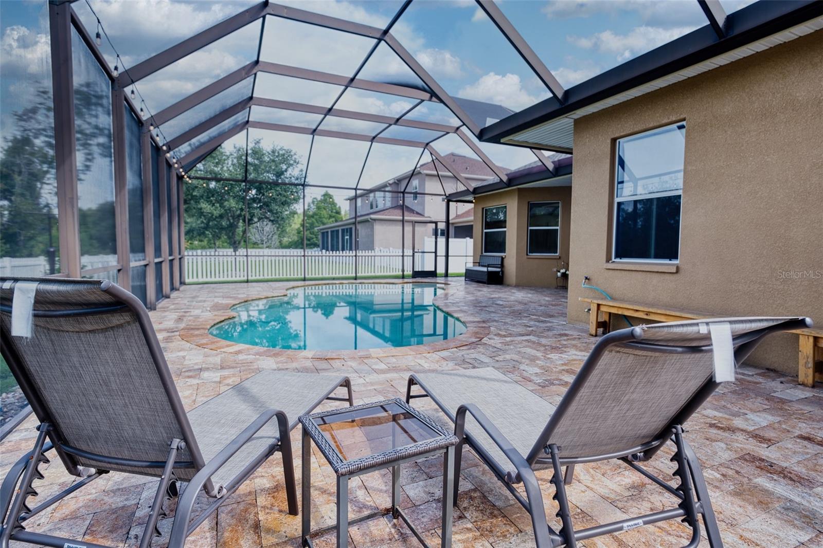 Listing photo id 50 for 10513 Palm Cove Avenue
