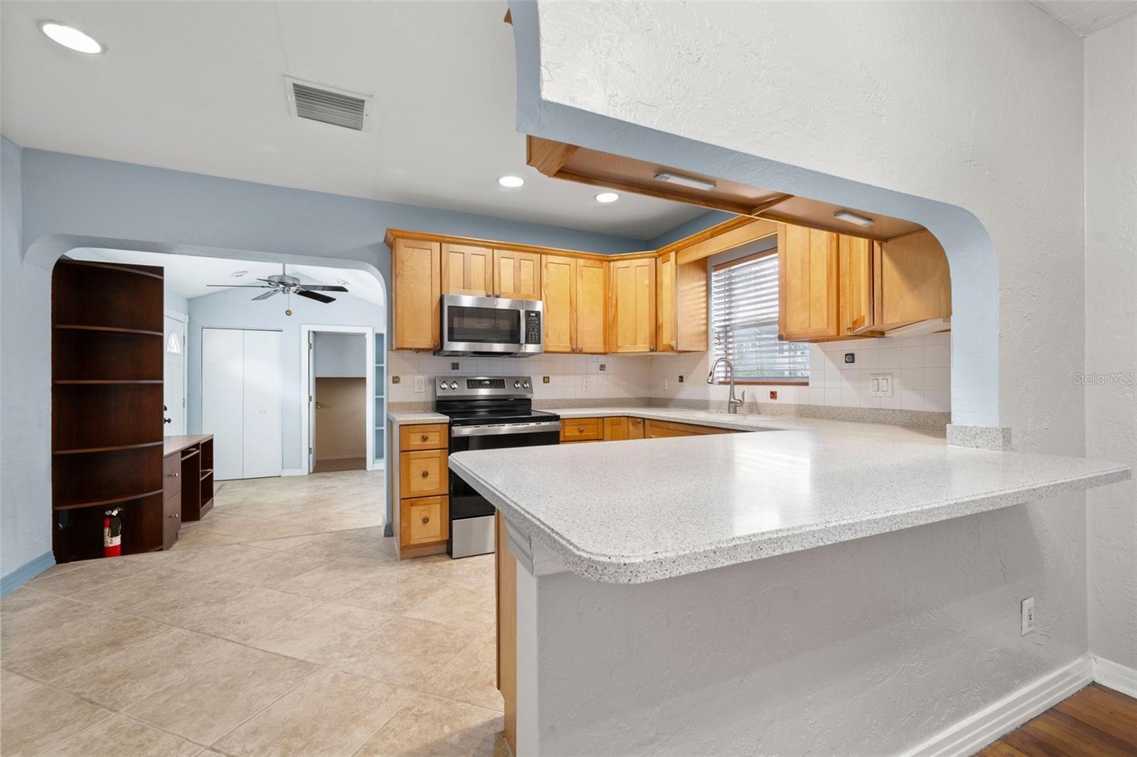 Image 12 of 44 For 486 27th Avenue N