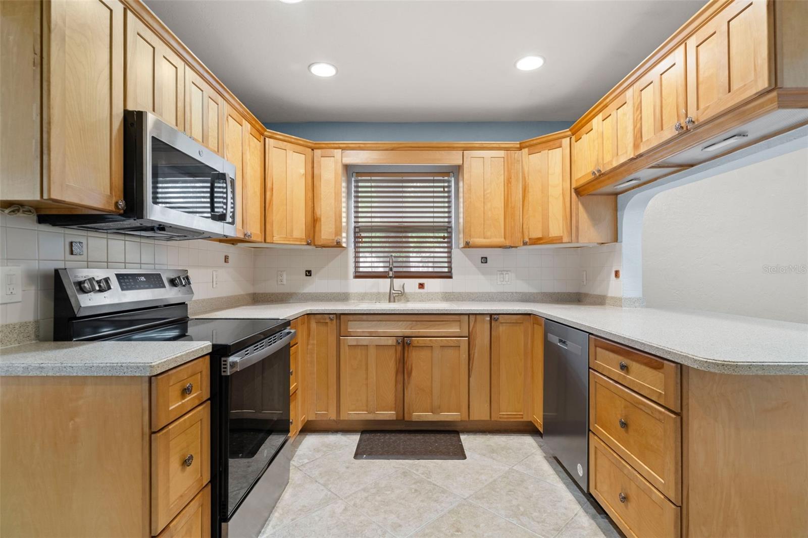 Image 14 of 44 For 486 27th Avenue N