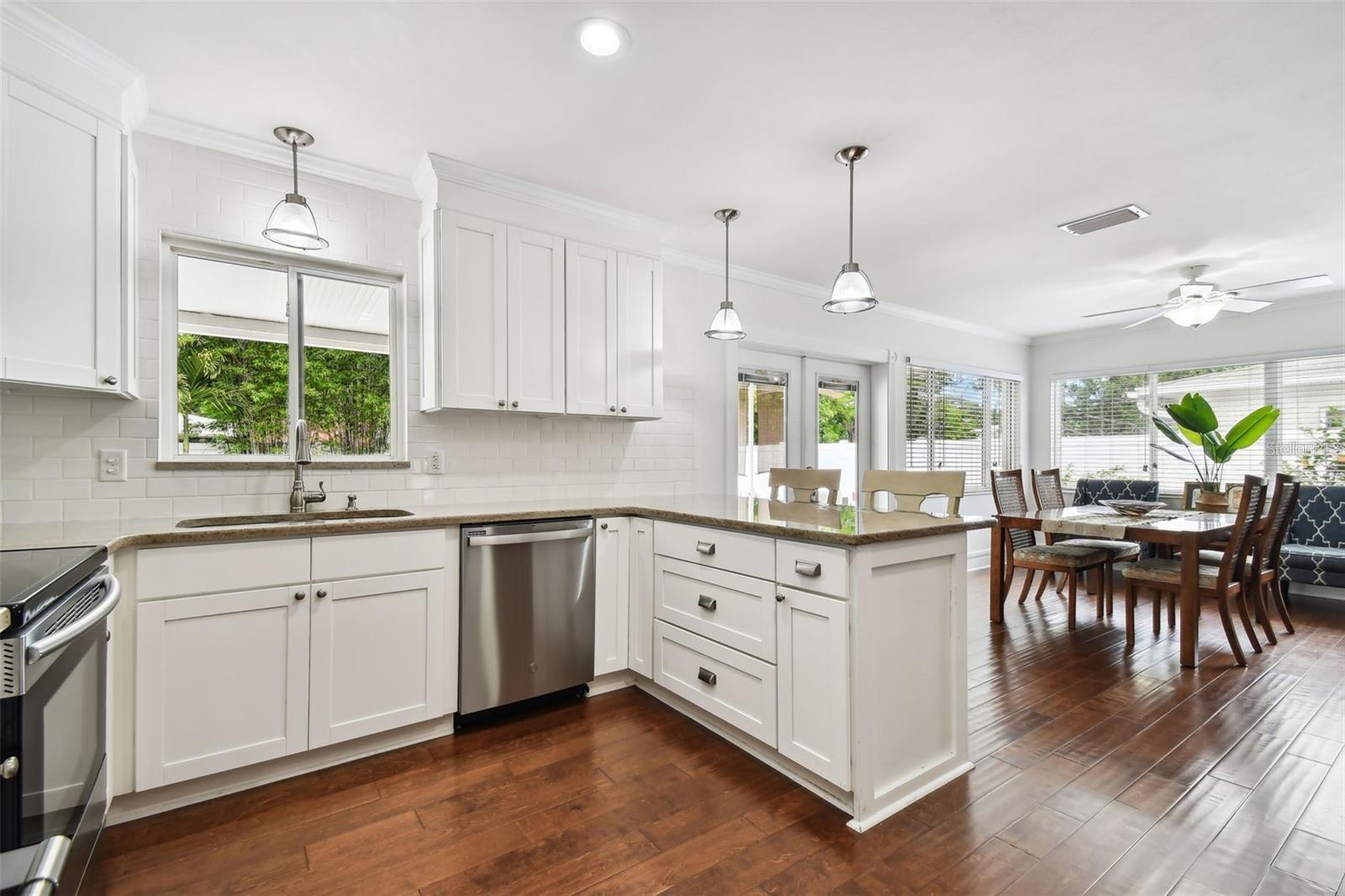 Image 12 of 41 For 2560 51st Street N