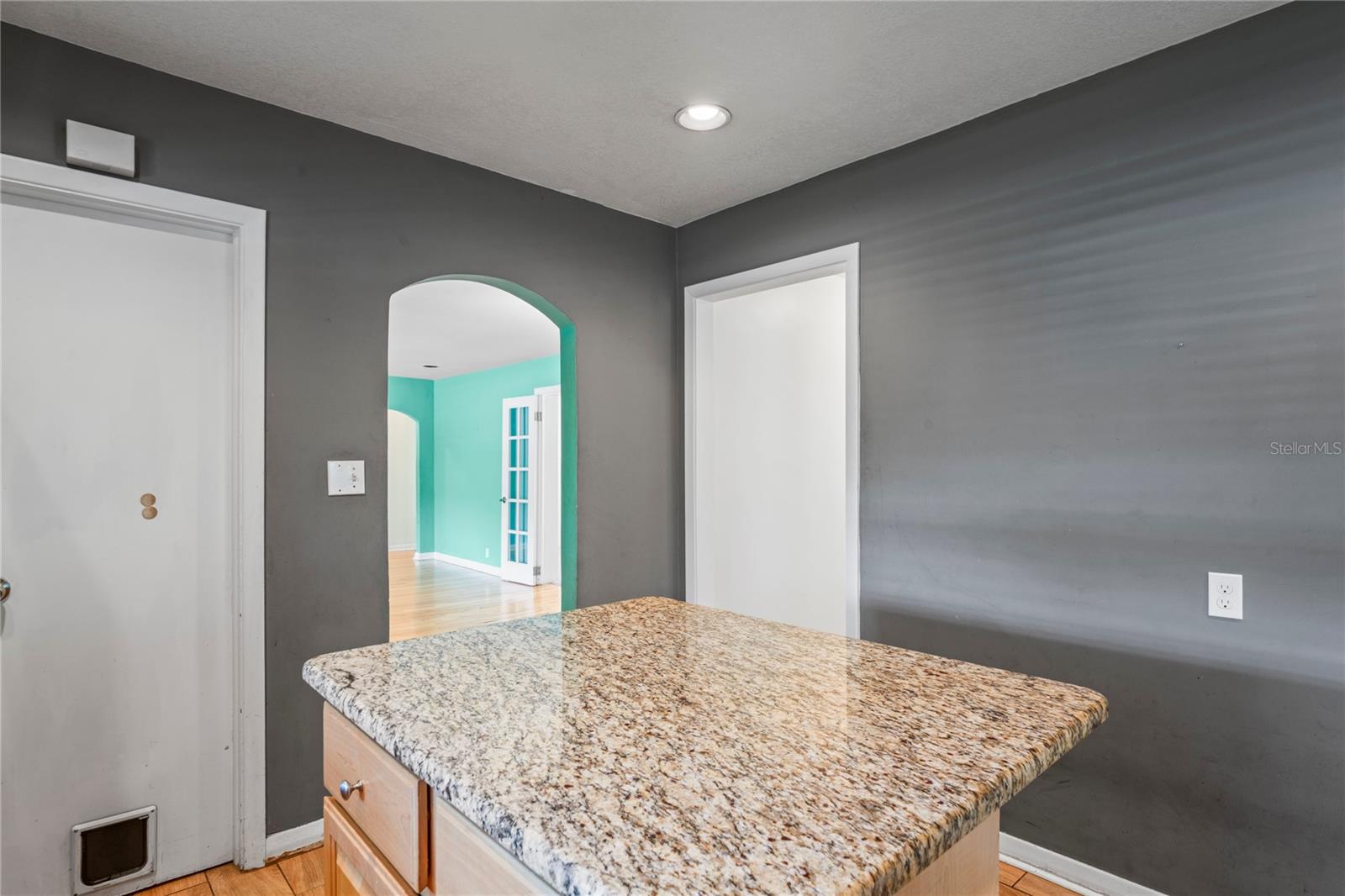 Image 19 of 60 For 7515 Ola Avenue
