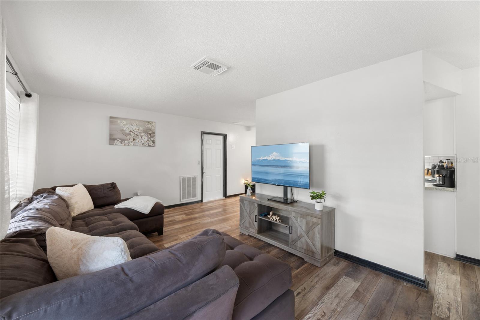 Image 11 of 44 For 5533 Golden Nugget Drive