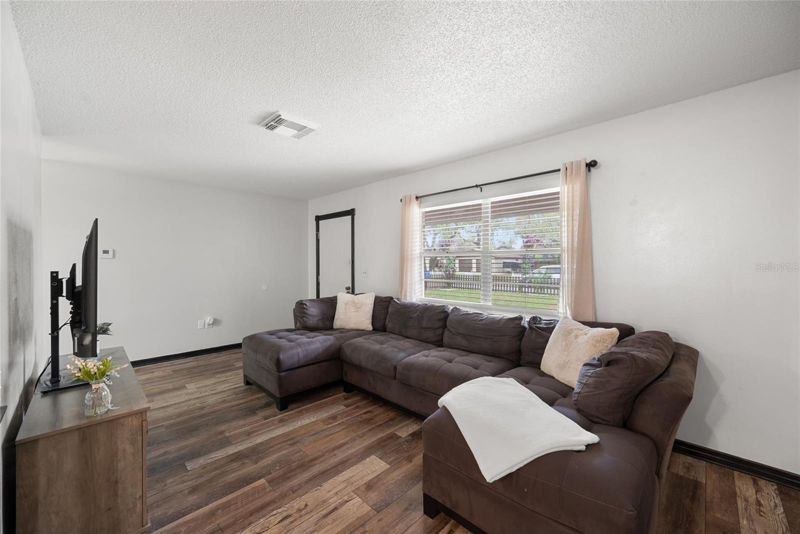 Image 13 of 44 For 5533 Golden Nugget Drive