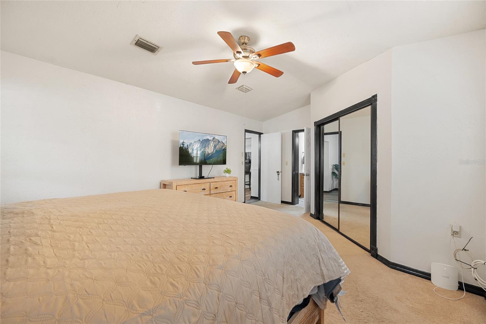 Image 19 of 44 For 5533 Golden Nugget Drive
