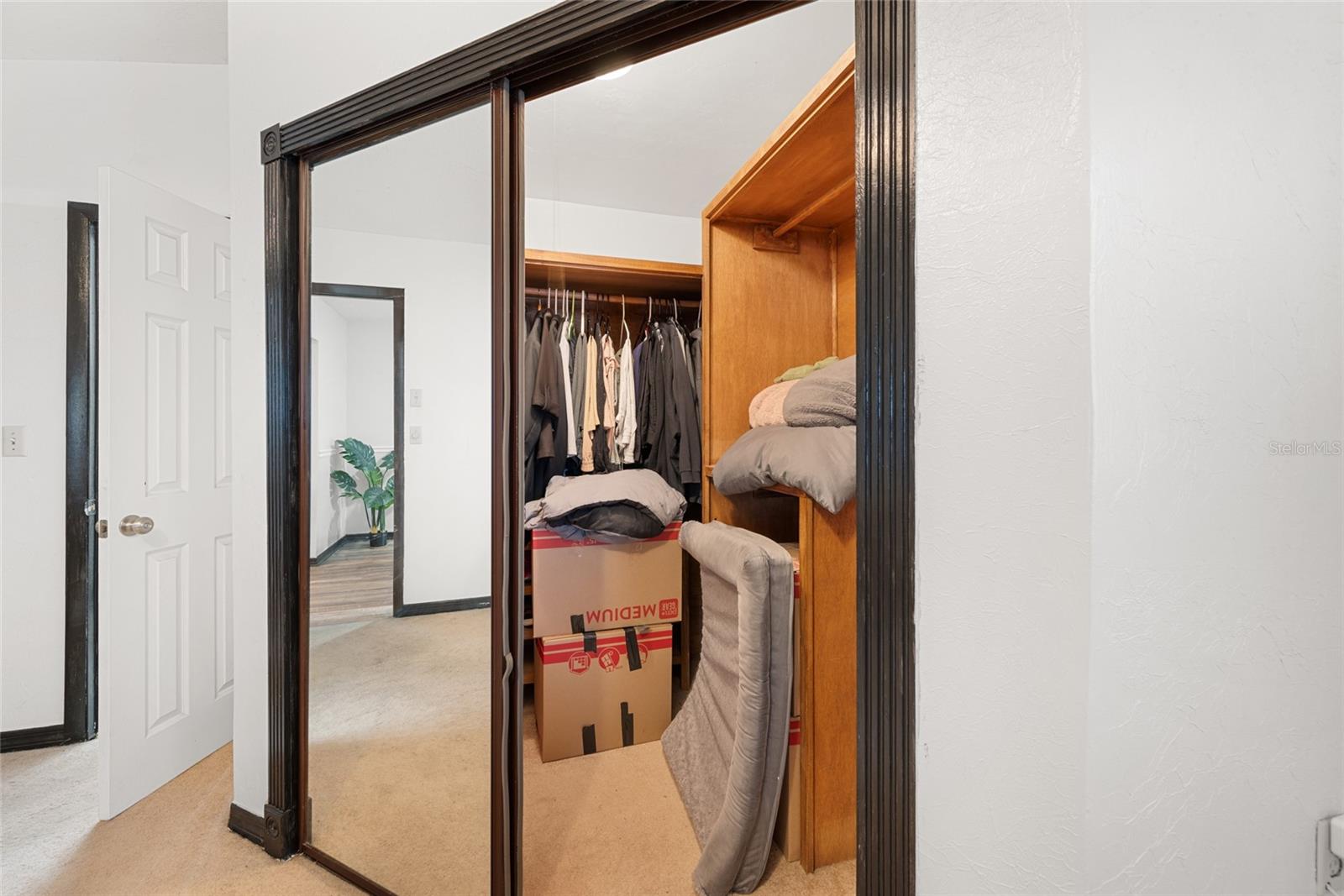 Image 22 of 44 For 5533 Golden Nugget Drive