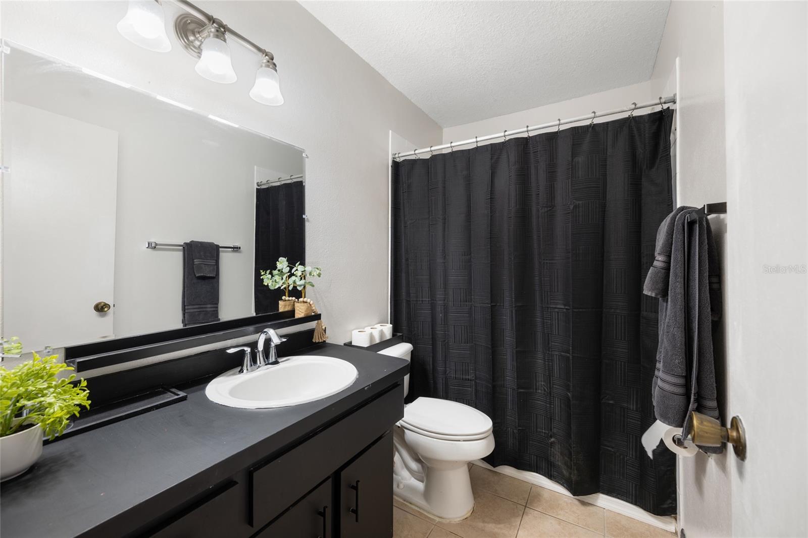 Image 24 of 44 For 5533 Golden Nugget Drive