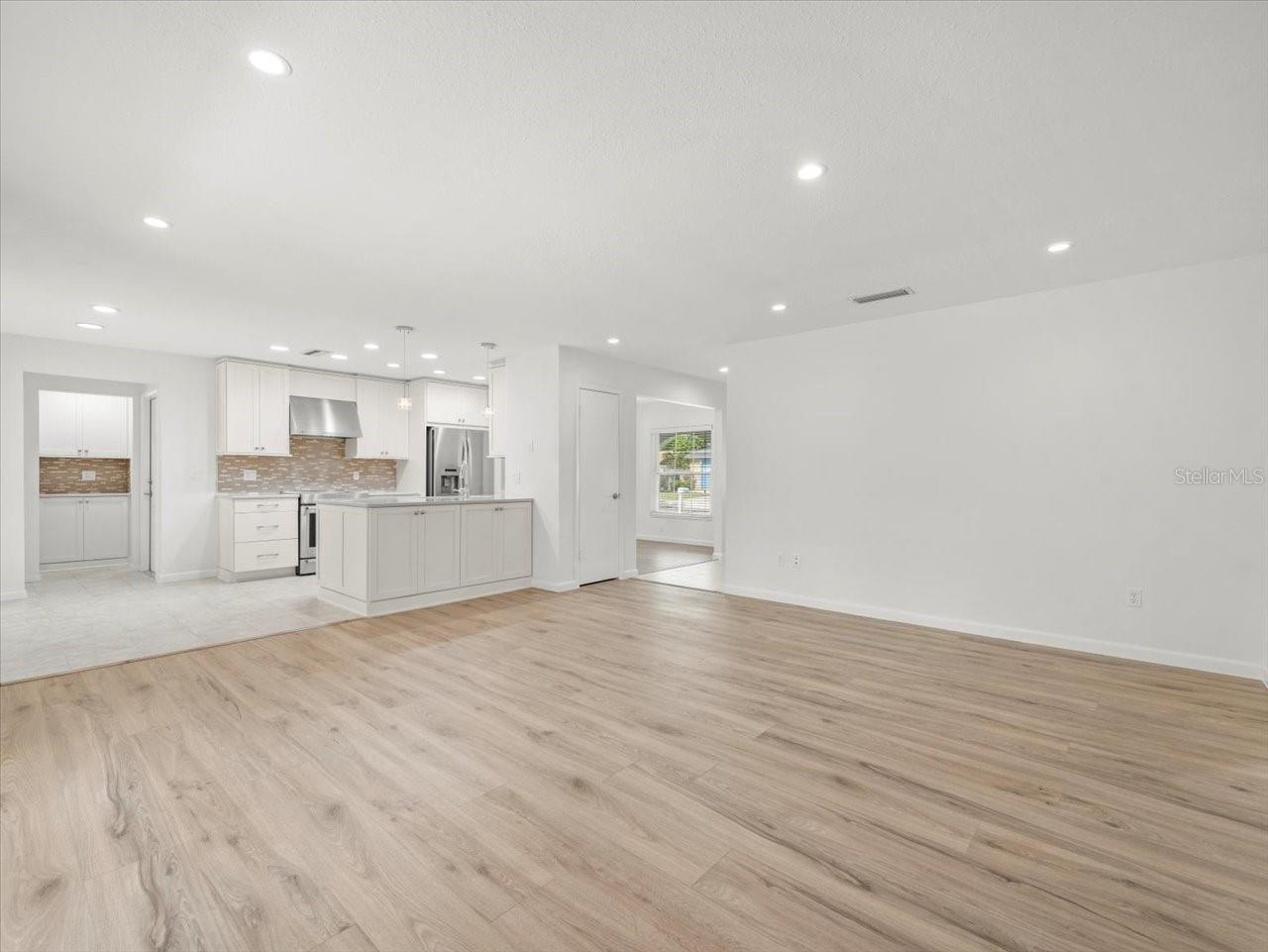 Image 11 of 30 For 4016 Windtree Drive