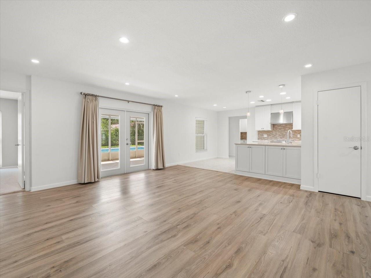 Image 12 of 30 For 4016 Windtree Drive