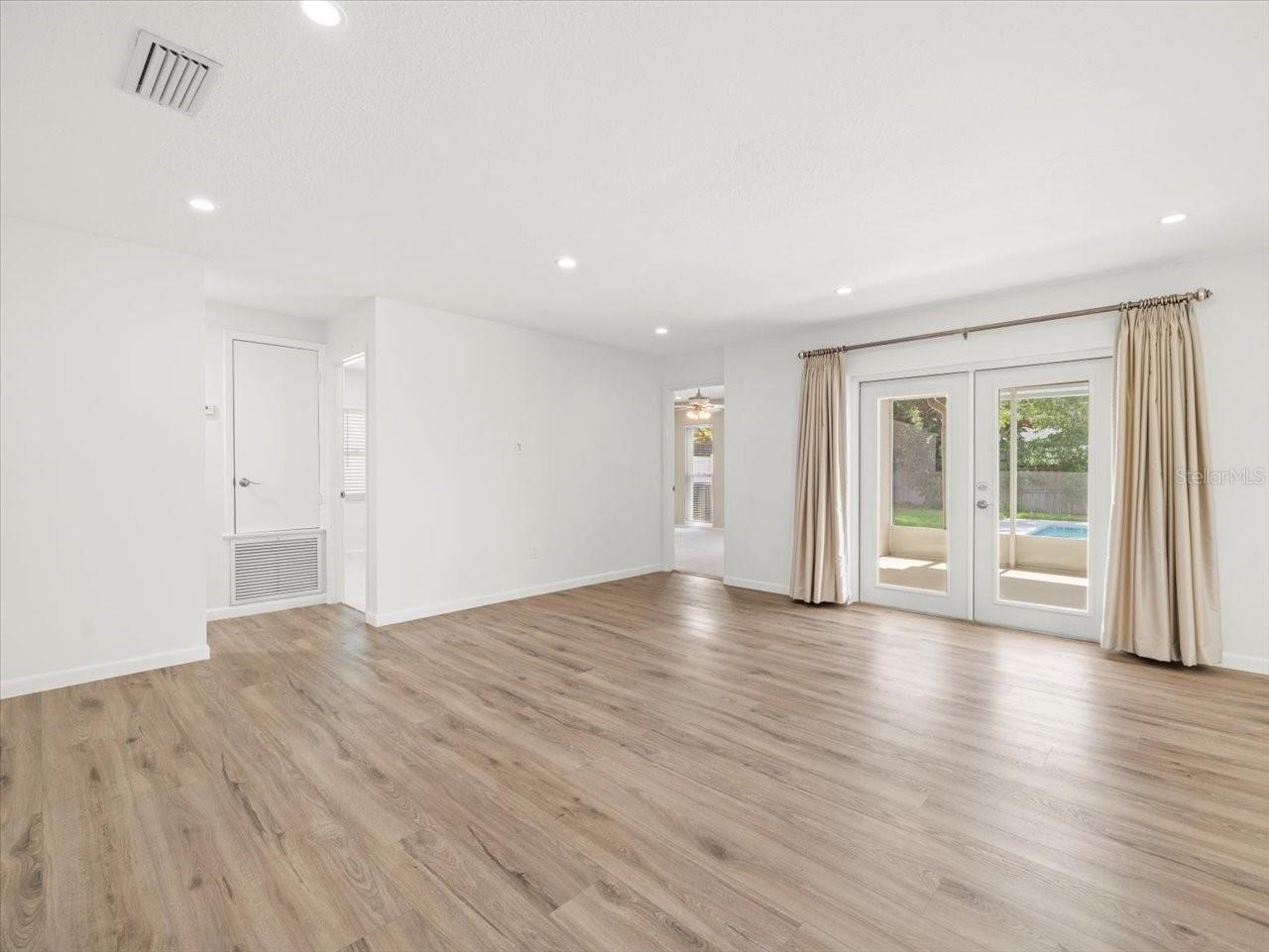 Image 13 of 30 For 4016 Windtree Drive