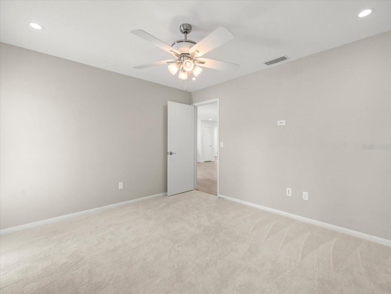 Image 22 of 30 For 4016 Windtree Drive