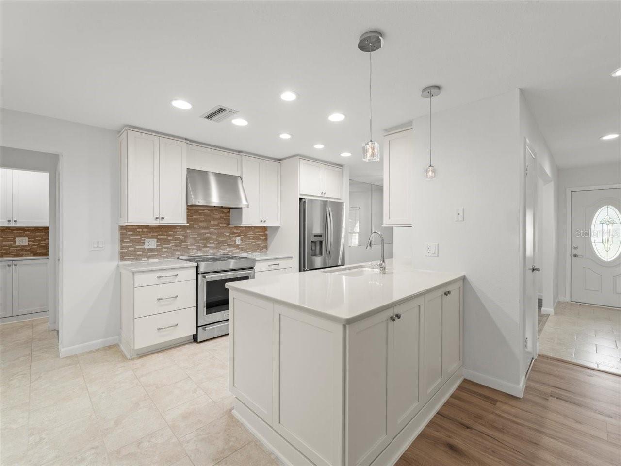 Image 4 of 30 For 4016 Windtree Drive