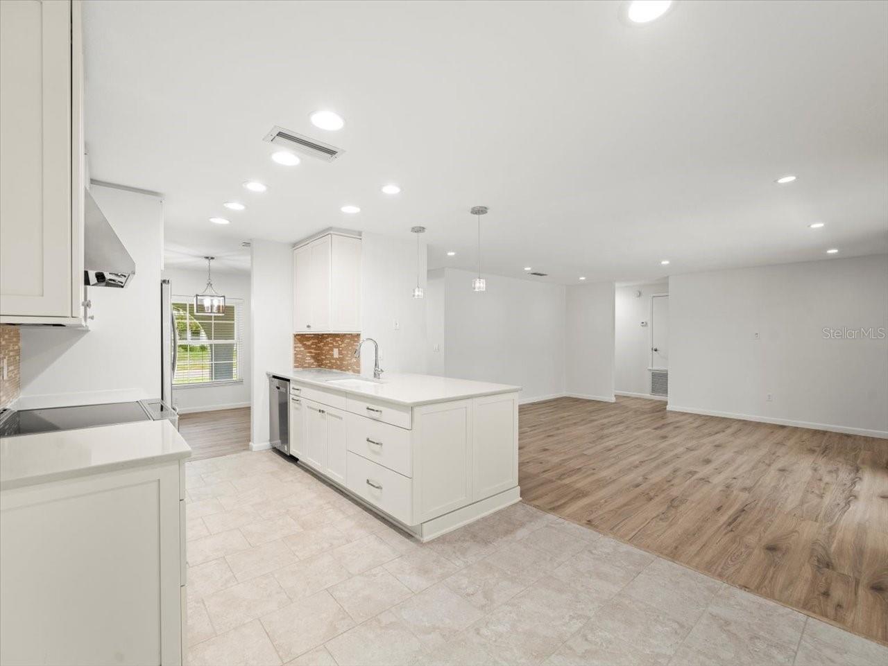 Image 9 of 30 For 4016 Windtree Drive