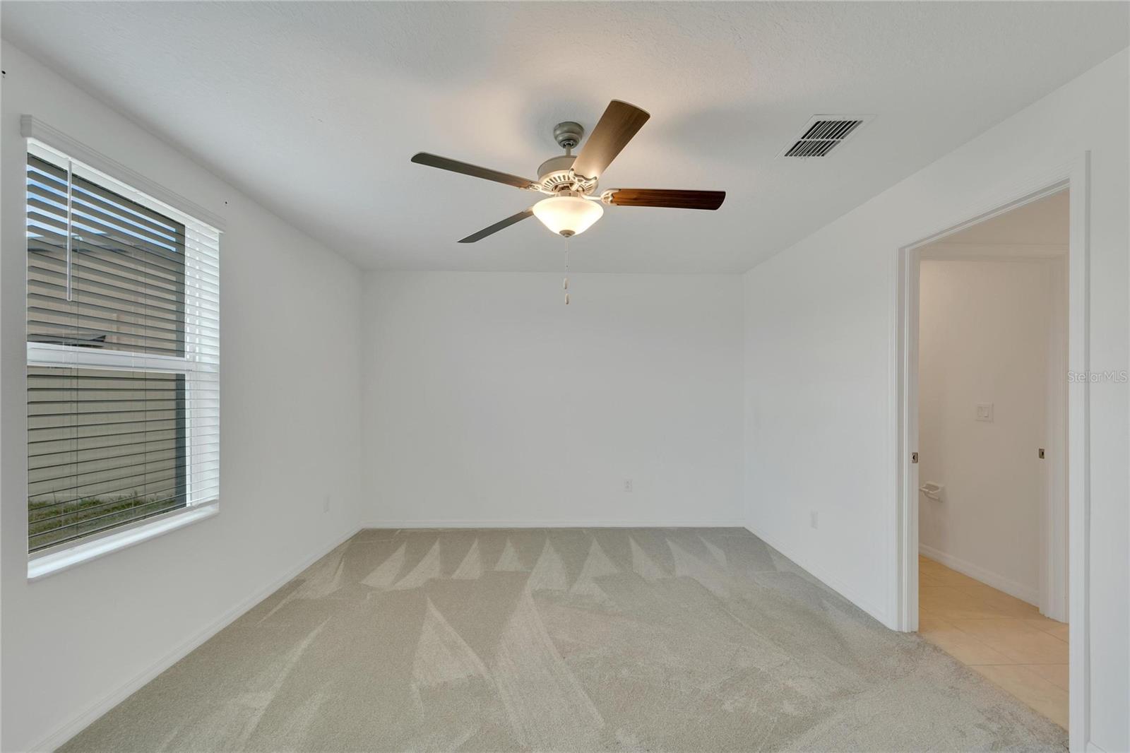 Listing photo id 13 for 3186 Oyster Cove Street