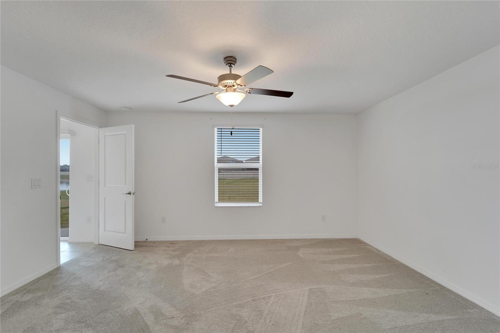 Listing photo id 14 for 3186 Oyster Cove Street