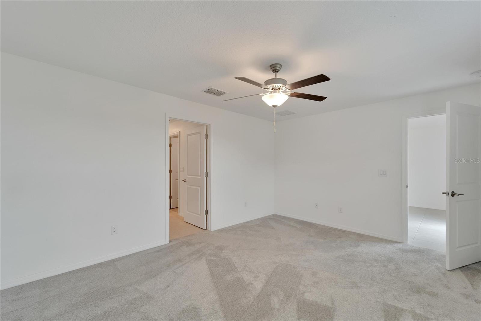 Listing photo id 17 for 3186 Oyster Cove Street