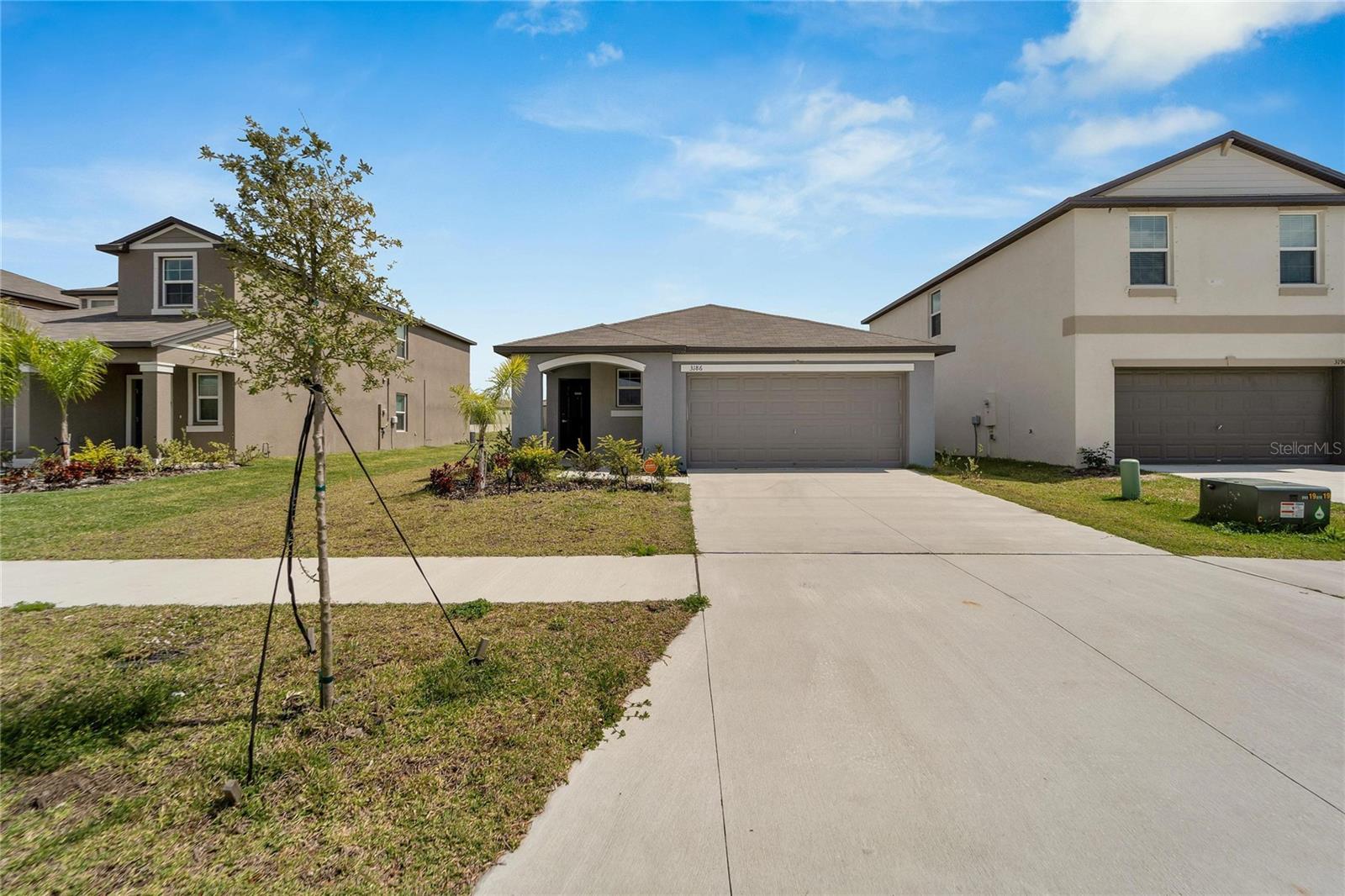 Listing photo id 0 for 3186 Oyster Cove Street