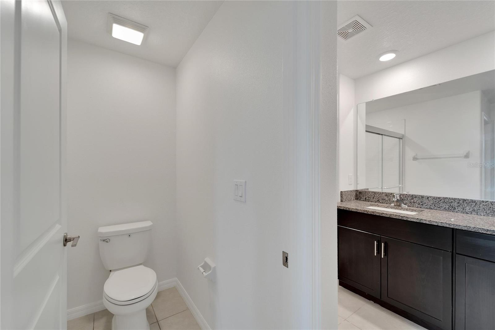 Listing photo id 18 for 3186 Oyster Cove Street