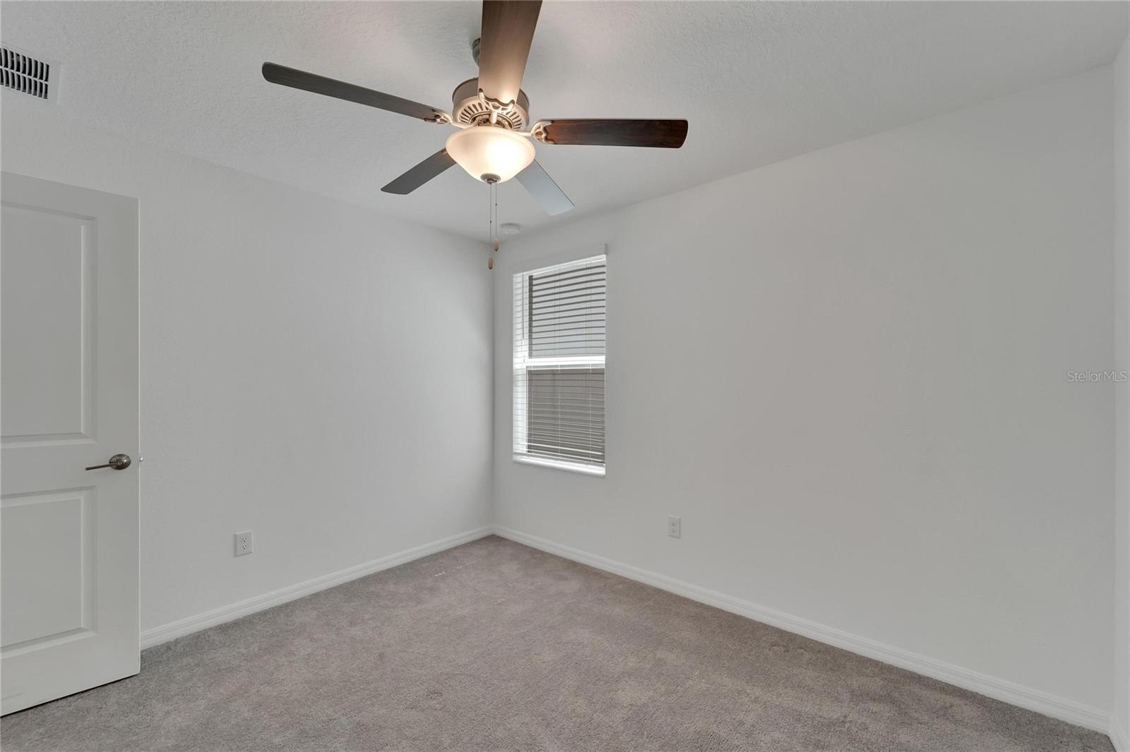 Listing photo id 30 for 3186 Oyster Cove Street