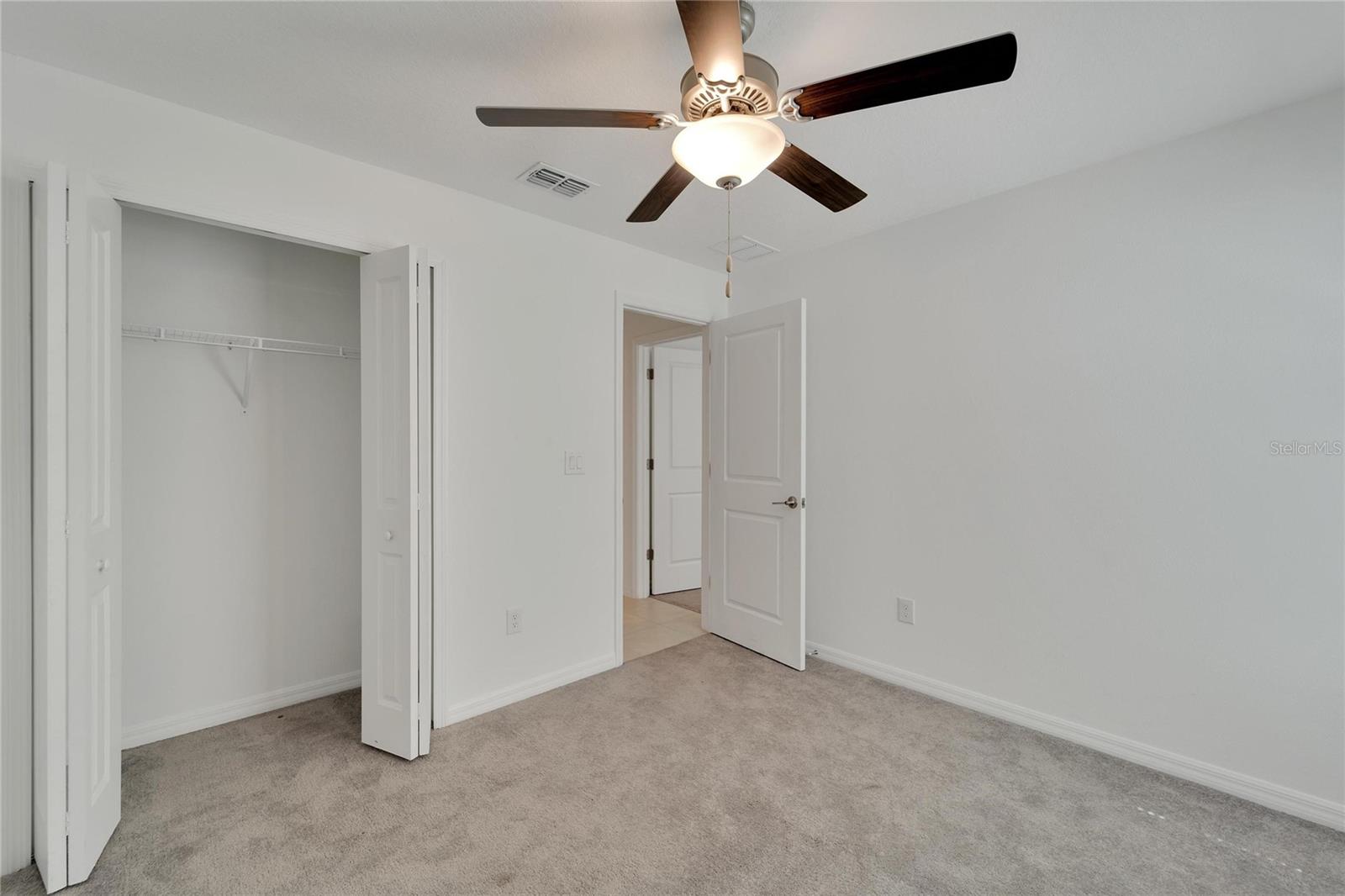 Listing photo id 31 for 3186 Oyster Cove Street