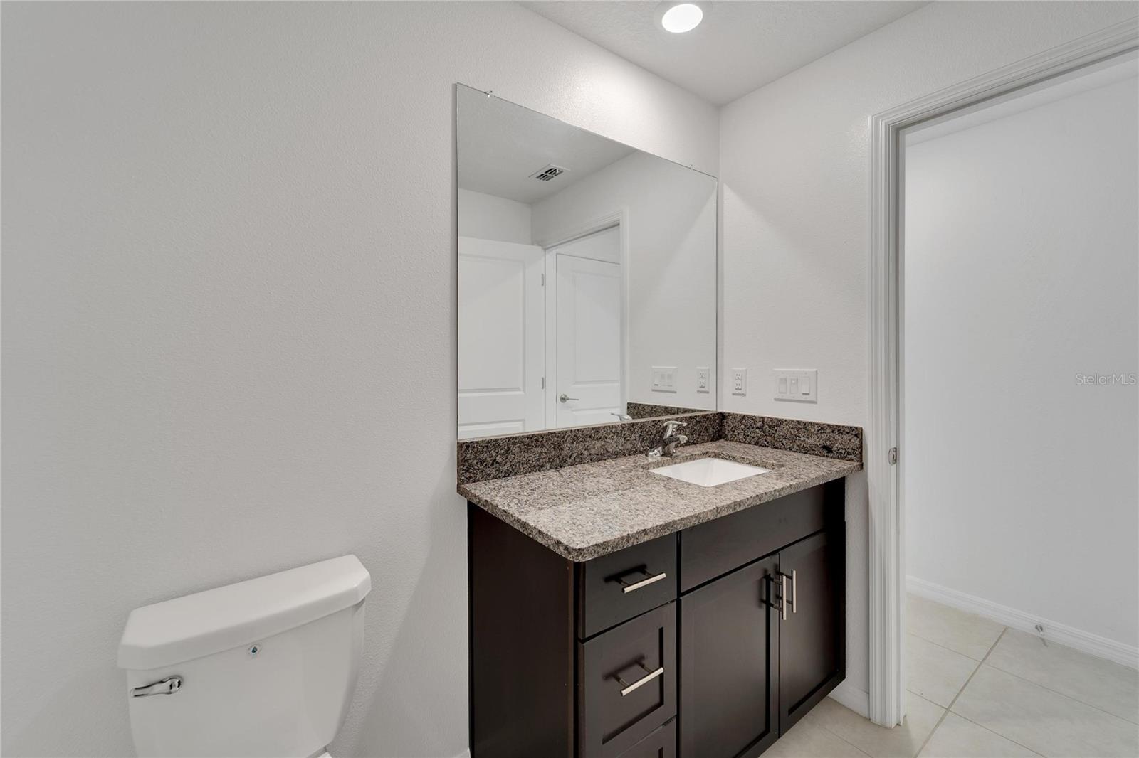 Listing photo id 34 for 3186 Oyster Cove Street