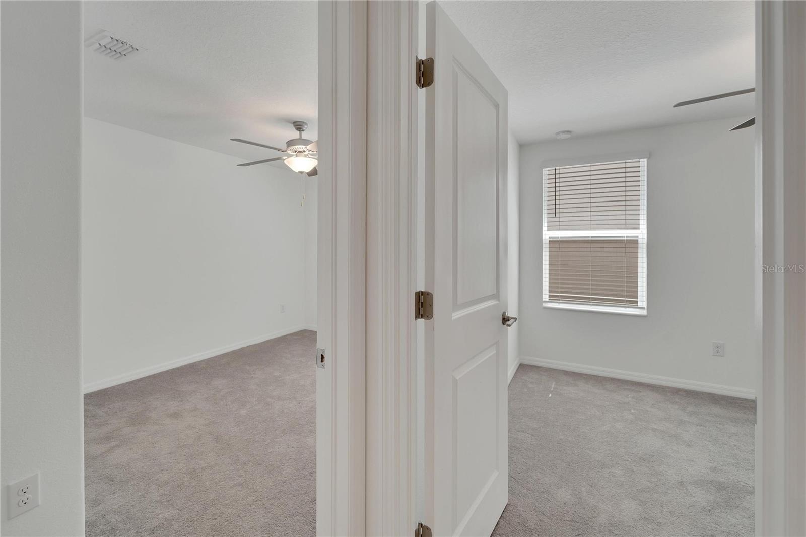Listing photo id 35 for 3186 Oyster Cove Street