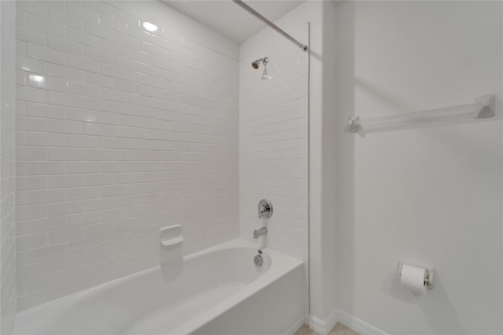 Listing photo id 52 for 3186 Oyster Cove Street