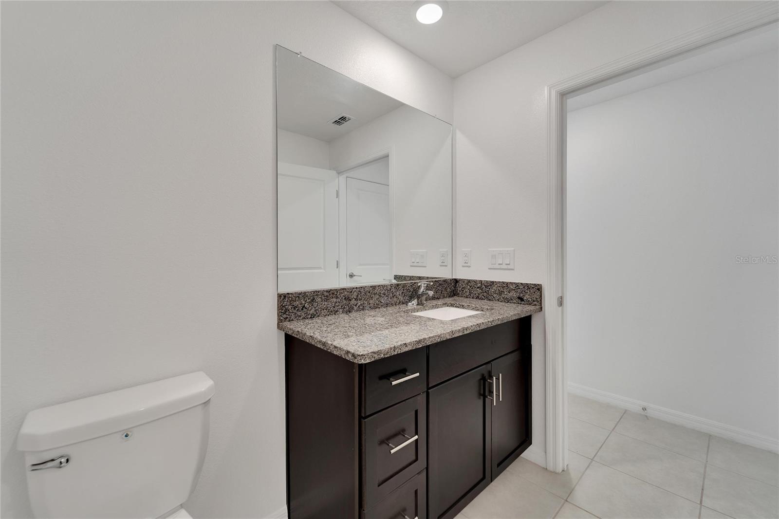 Listing photo id 53 for 3186 Oyster Cove Street