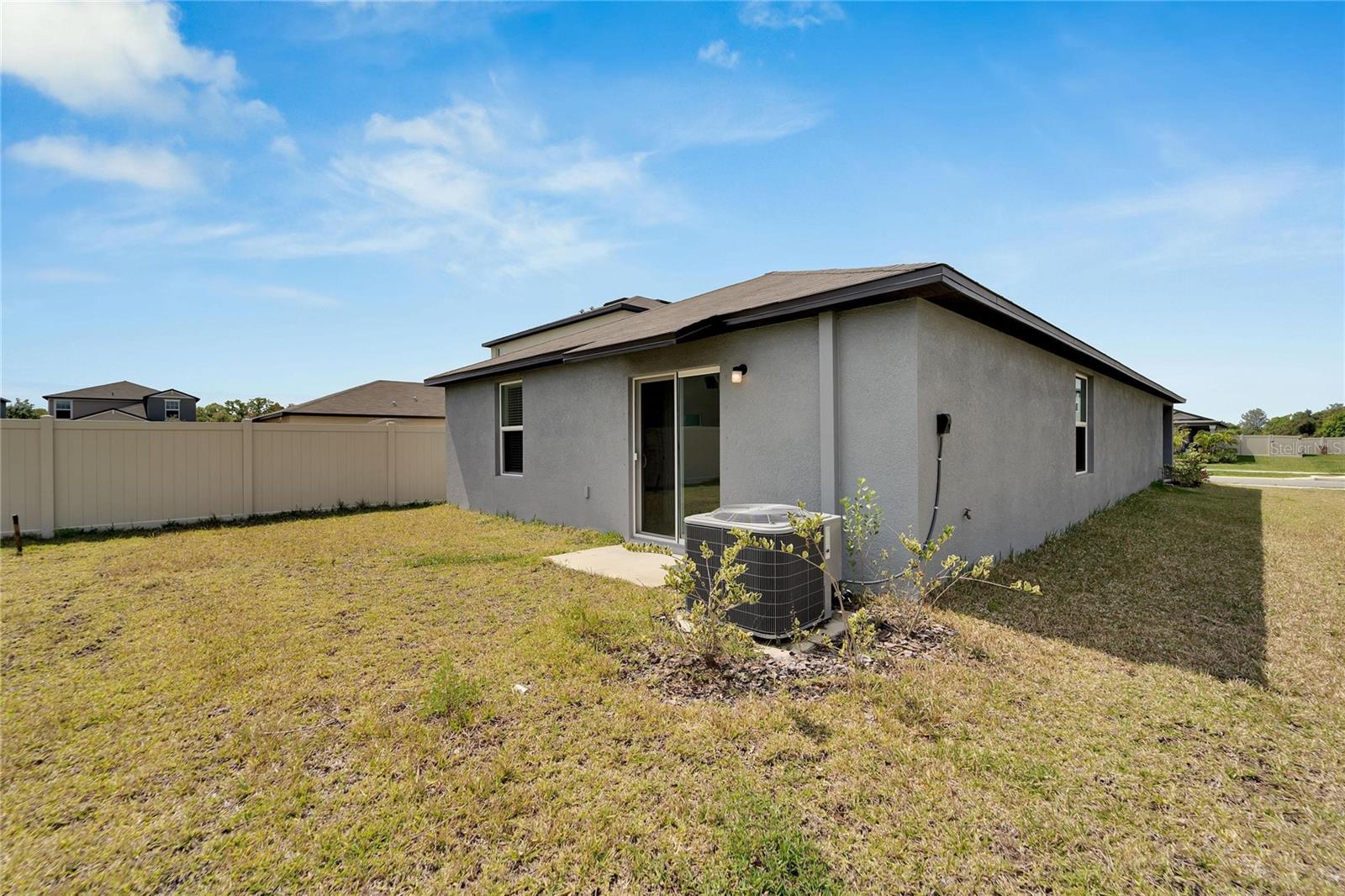 Listing photo id 57 for 3186 Oyster Cove Street