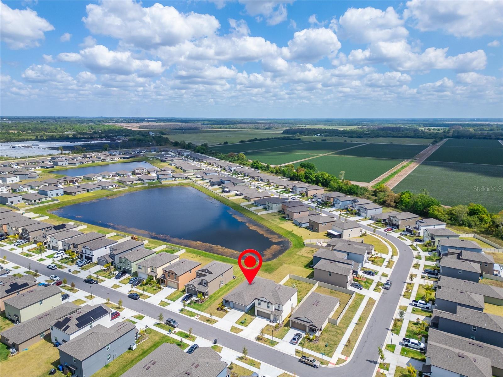 Listing photo id 77 for 3186 Oyster Cove Street