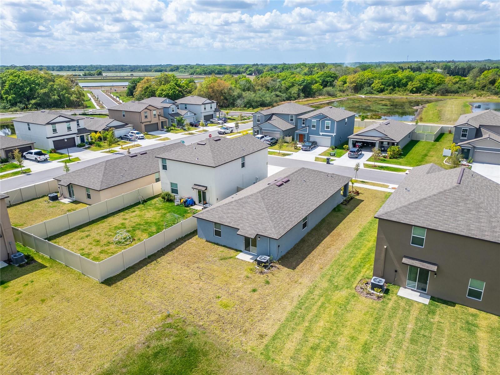 Listing photo id 82 for 3186 Oyster Cove Street