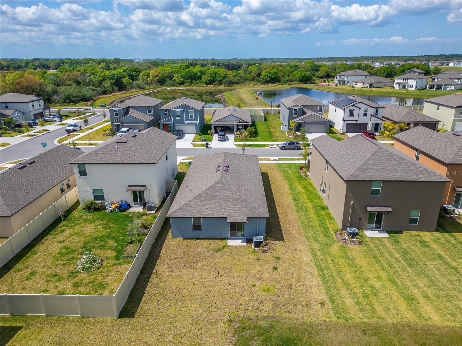 Listing photo id 83 for 3186 Oyster Cove Street