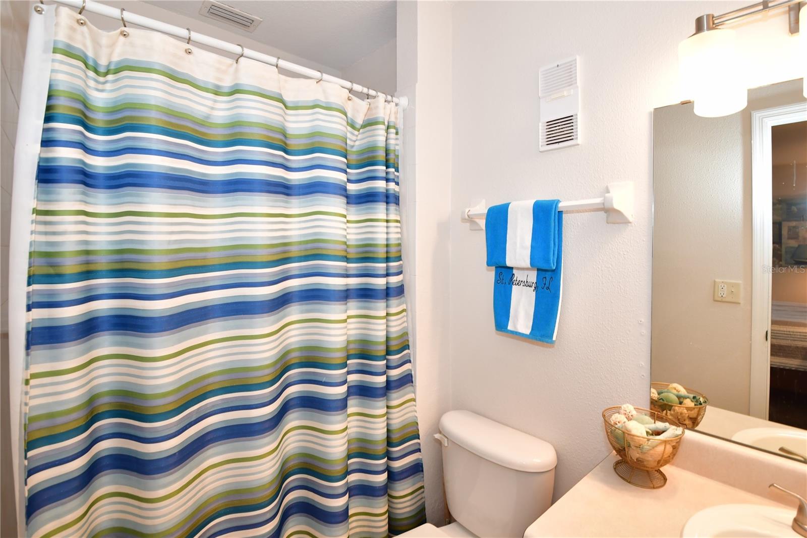 Image 27 of 53 For 204 Pompano Drive Se D