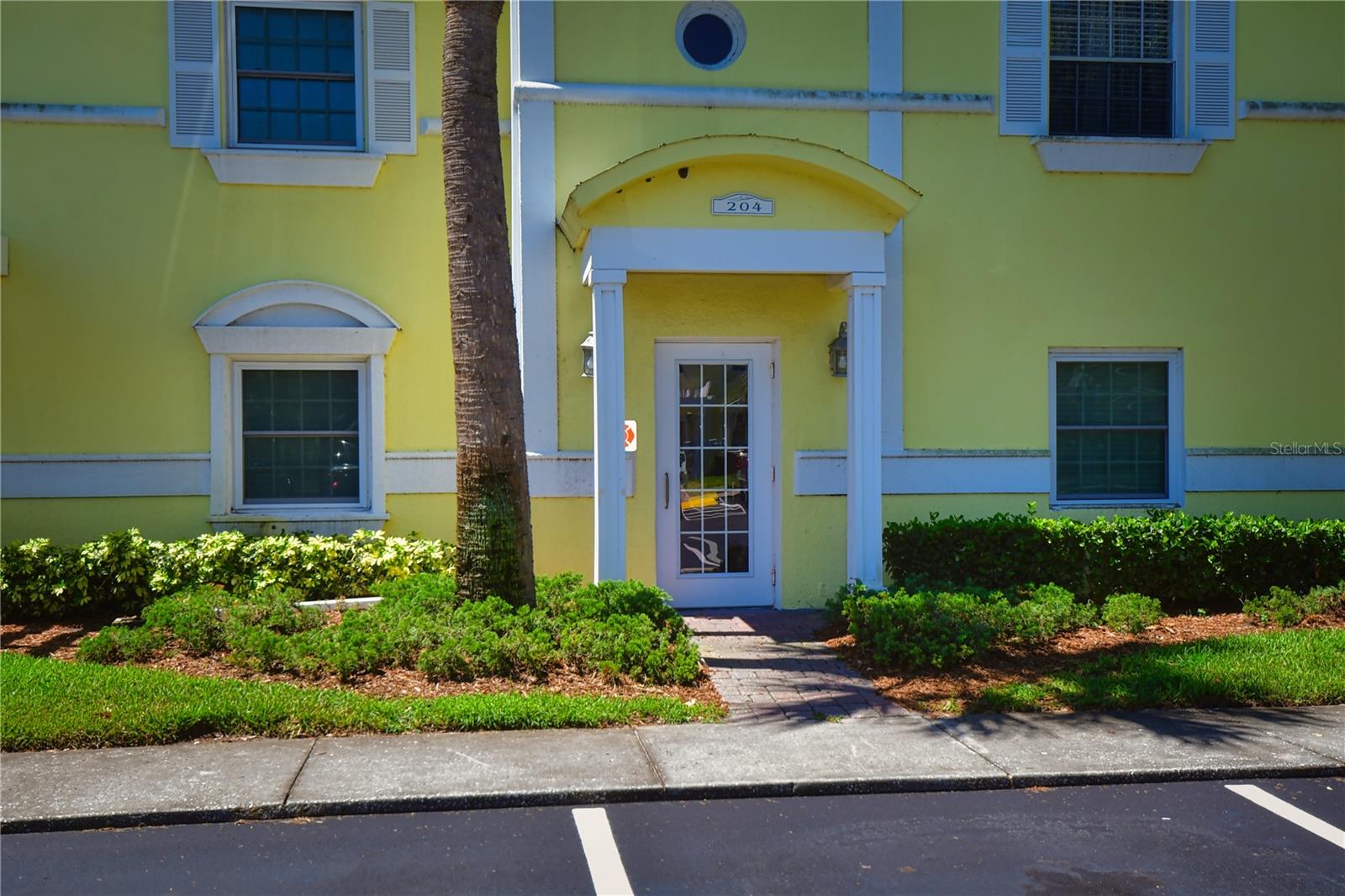 Image 3 of 53 For 204 Pompano Drive Se D