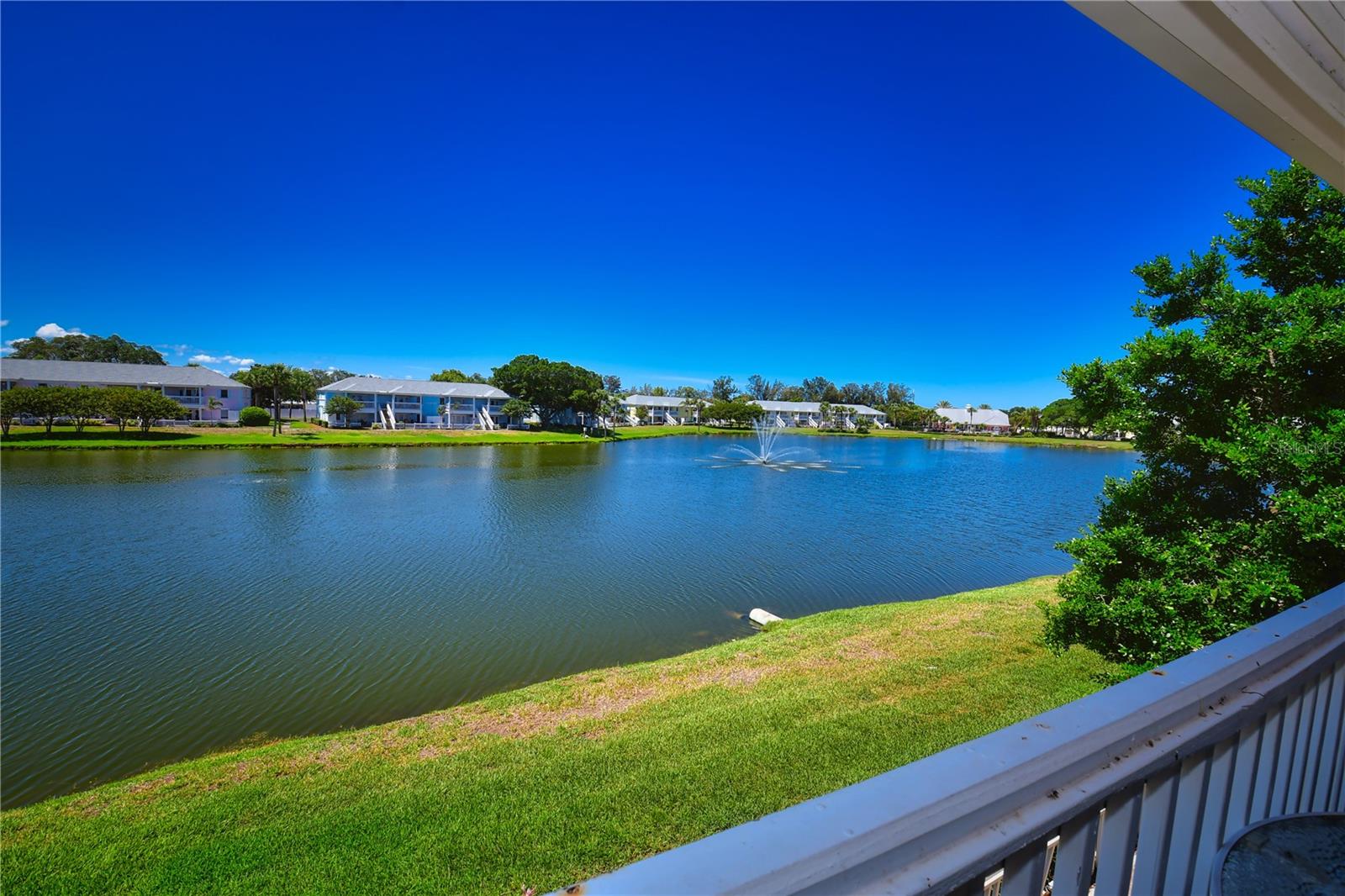 Image 33 of 53 For 204 Pompano Drive Se D