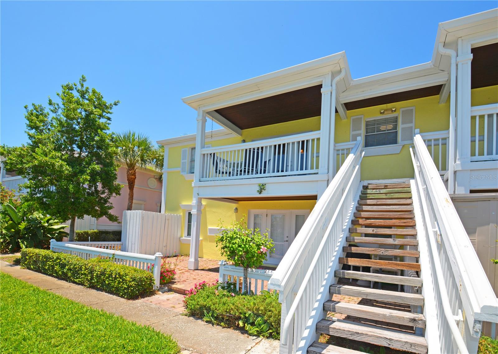 Image 35 of 53 For 204 Pompano Drive Se D