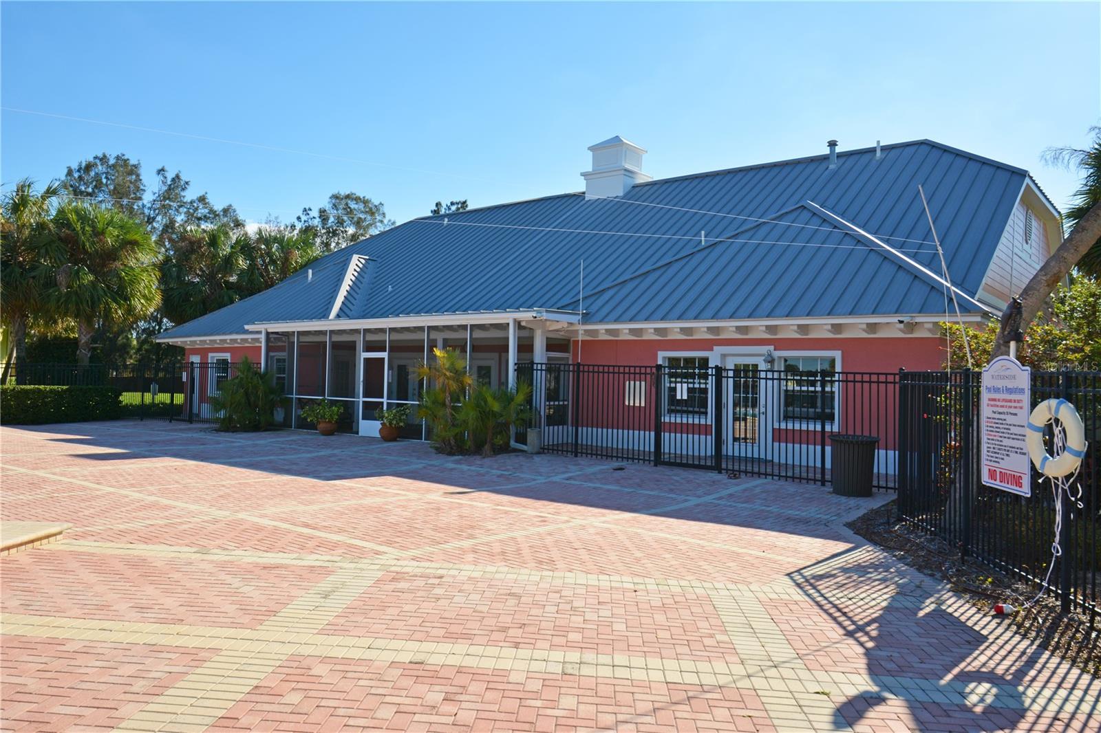 Image 39 of 53 For 204 Pompano Drive Se D