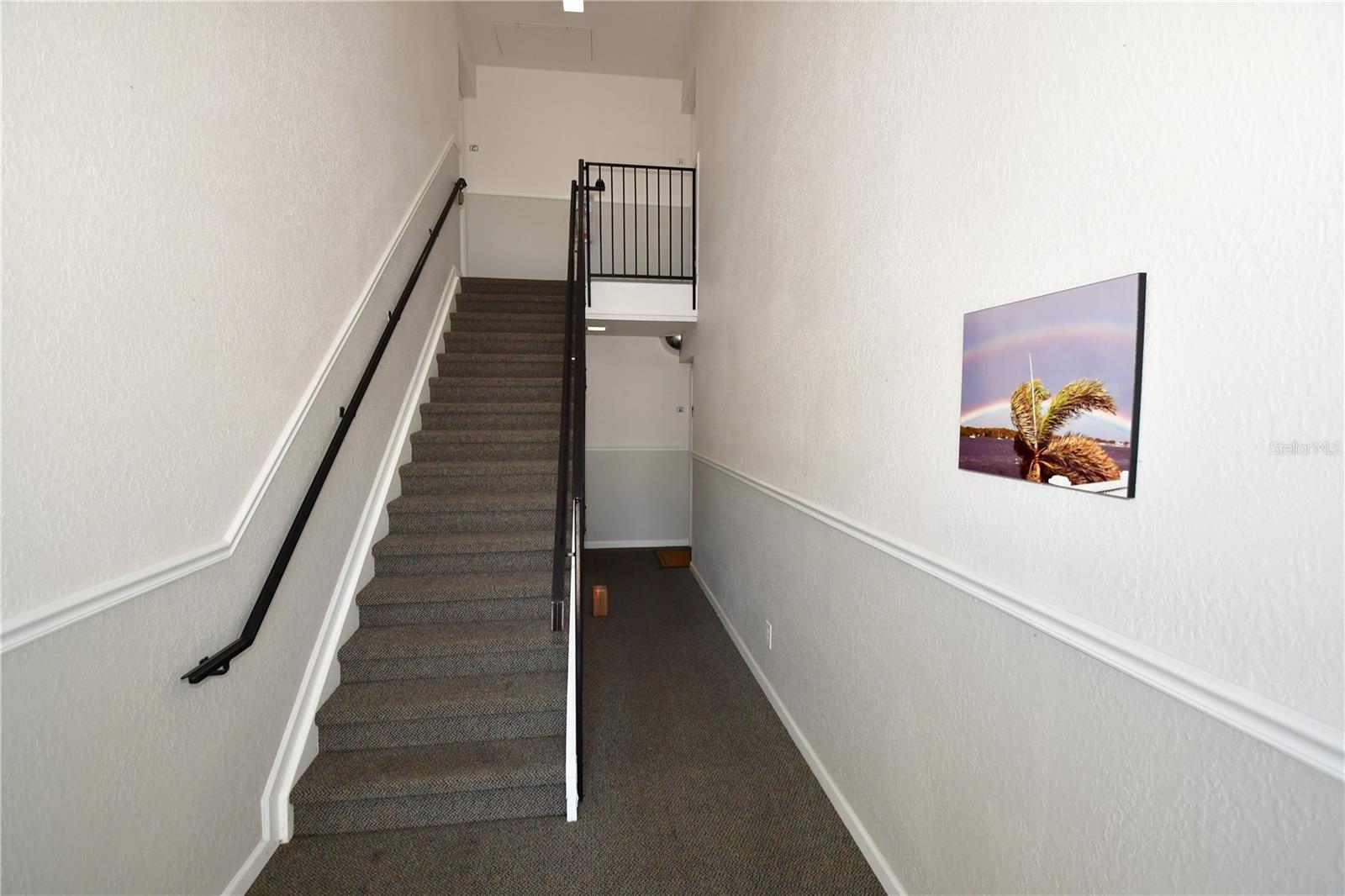 Image 4 of 53 For 204 Pompano Drive Se D