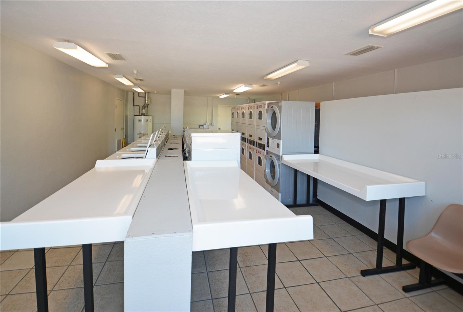 Image 40 of 53 For 204 Pompano Drive Se D