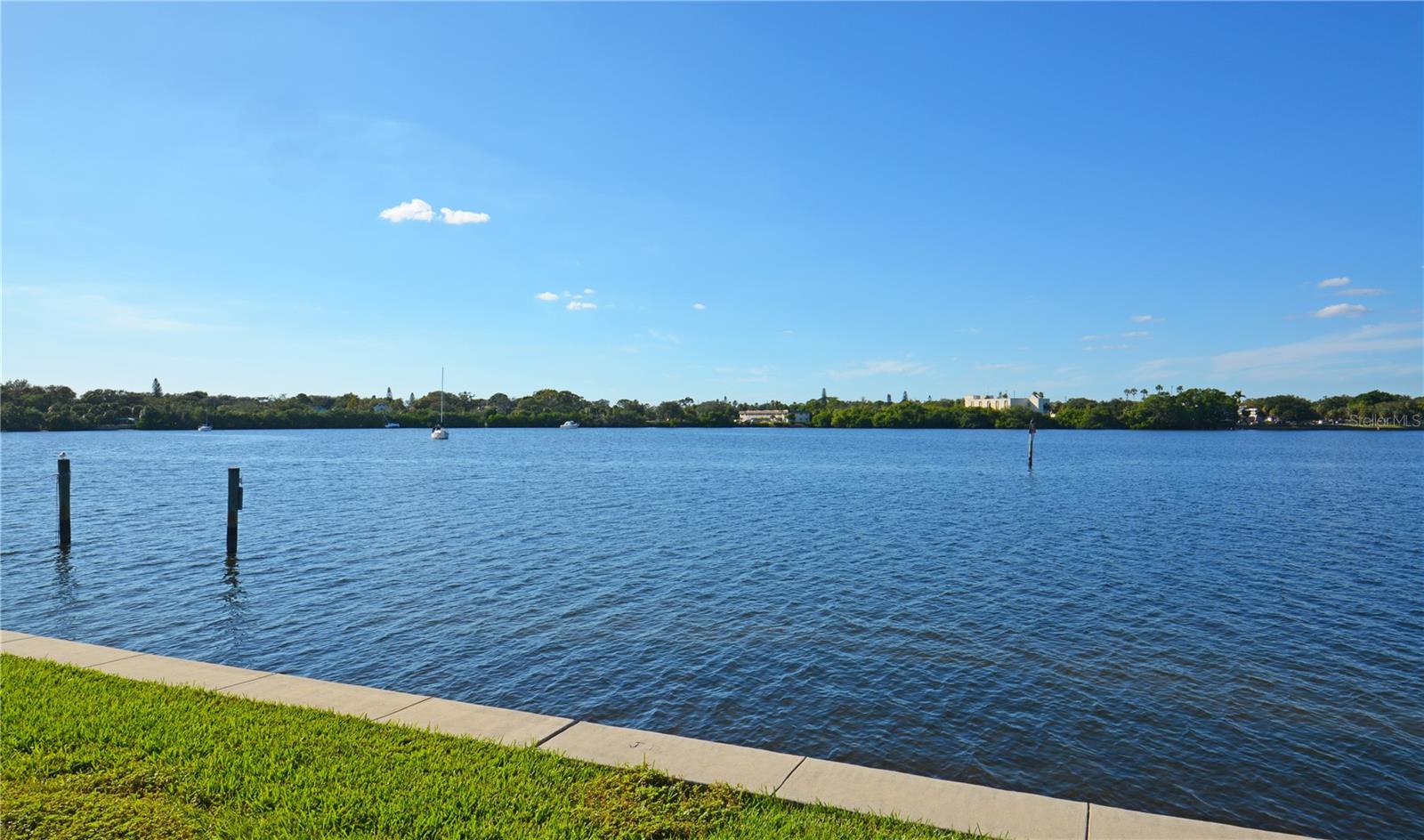 Image 47 of 53 For 204 Pompano Drive Se D