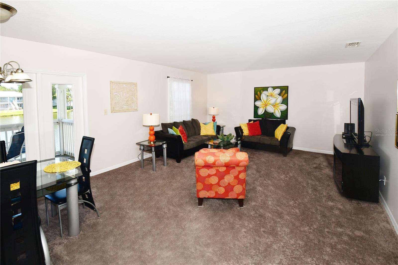 Image 5 of 53 For 204 Pompano Drive Se D
