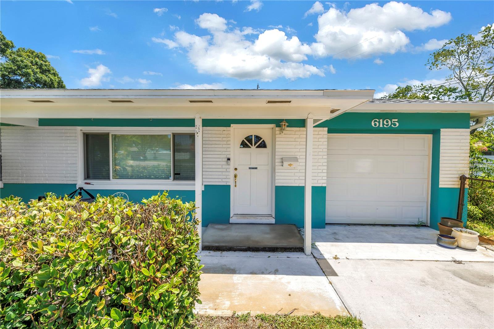 Listing photo id 0 for 6195 28th Avenue N