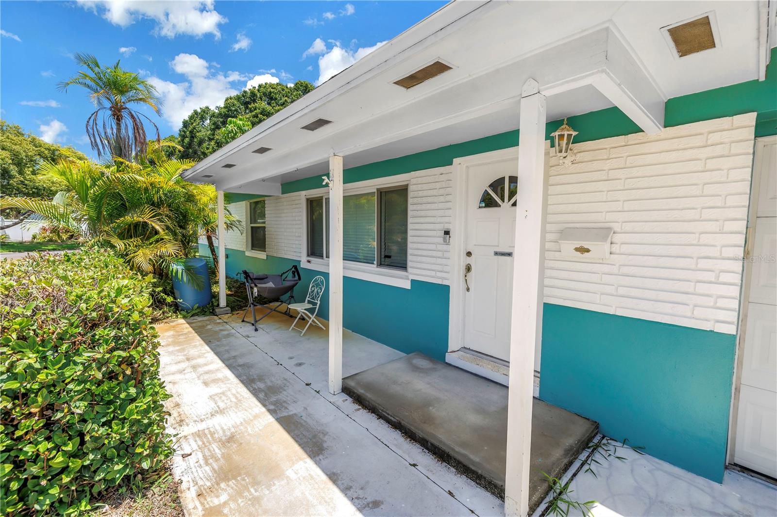 Listing photo id 23 for 6195 28th Avenue N