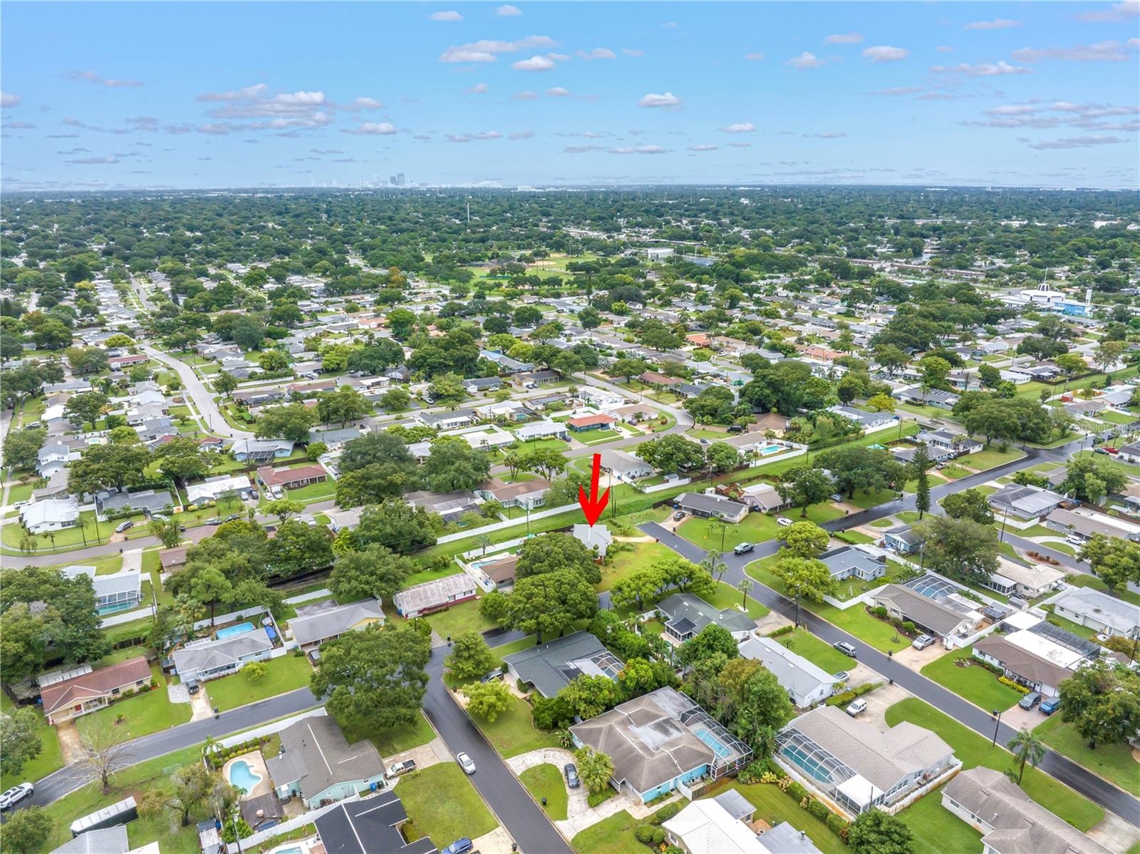 Listing photo id 24 for 6195 28th Avenue N