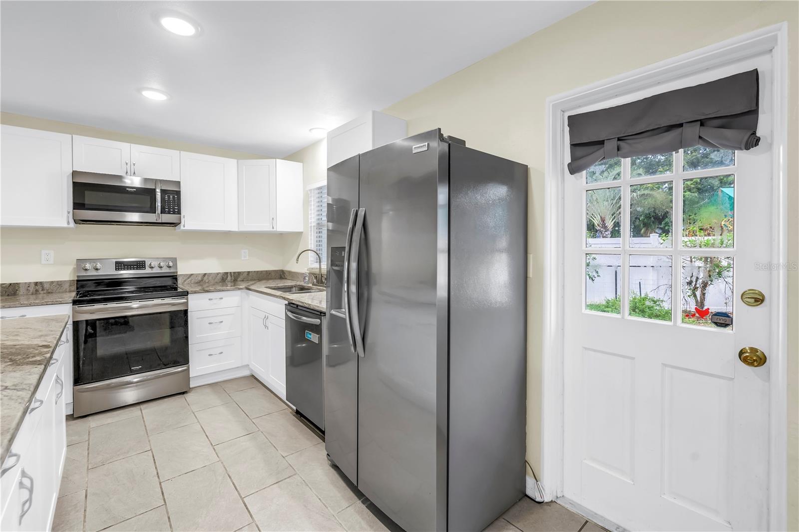 Listing photo id 6 for 6195 28th Avenue N