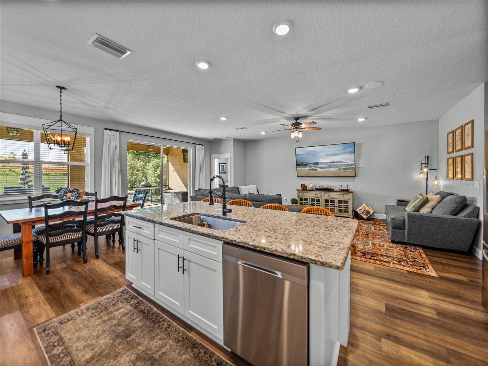 Image 15 of 69 For 12492 Eastpointe Drive