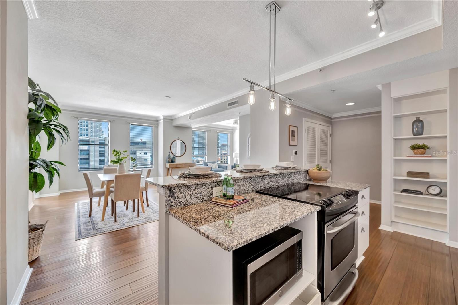 Image 13 of 39 For 226 5th Avenue N 605